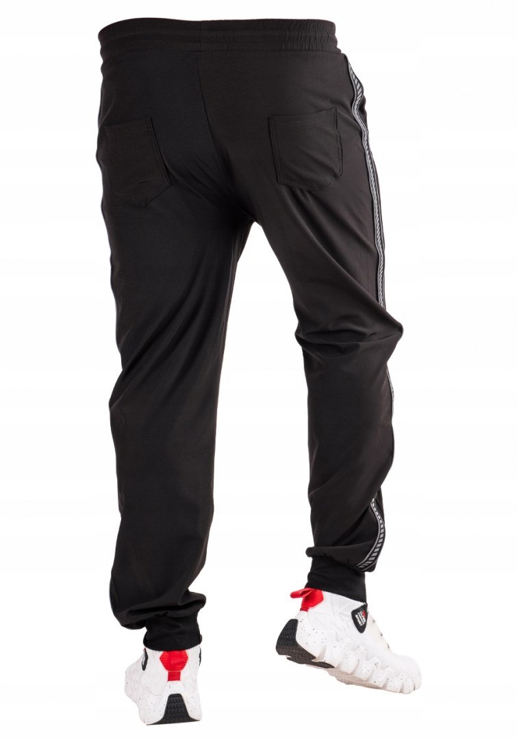 R. XL Czarne spodnie dresowe z lampasem ISMAEL