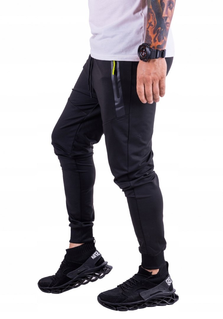 R. S Czarne spodnie dresowe joggery CORREA